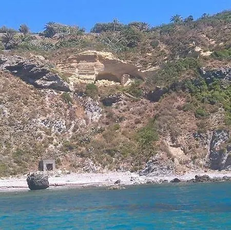 With 3 Bedrooms In Milazzo, With Wonderful Sea View, Enclosed Ga *